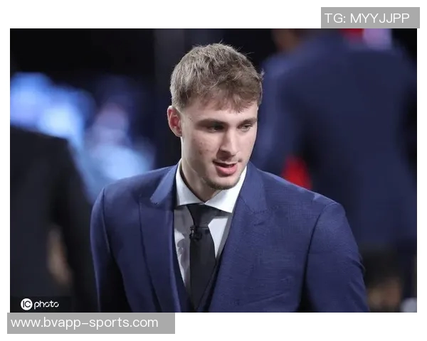 弗拉格转型小前锋表现出色场均数据全面超越控卫角色