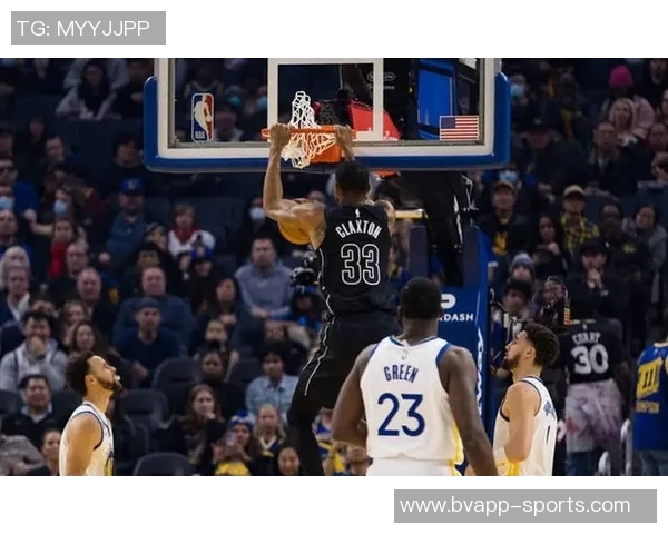 克拉克斯顿表现出色两双数据助力球队赢得胜利贡献10分11篮板3助攻2盖帽